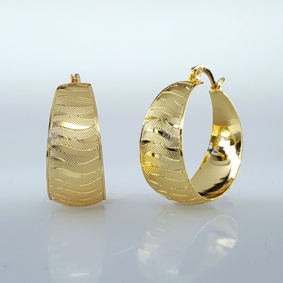 14K Gold Womens Etched Chunky Hoop Earrings Ladies Round 14 Karat Hoops Jewelry